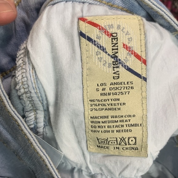 Denim BLVD Slim Fit Rugged Jean Skirt Waist 28 Distressed Mini Skirt Blue Wash - Picture 7 of 7